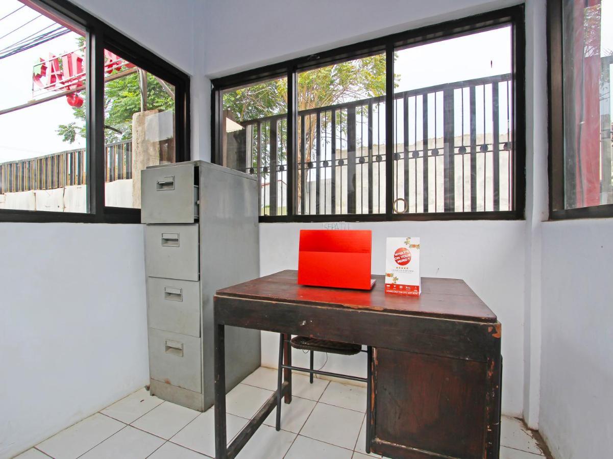Oyo 91476 Srikaya Hotel 3 Pekalongan Exteriör bild