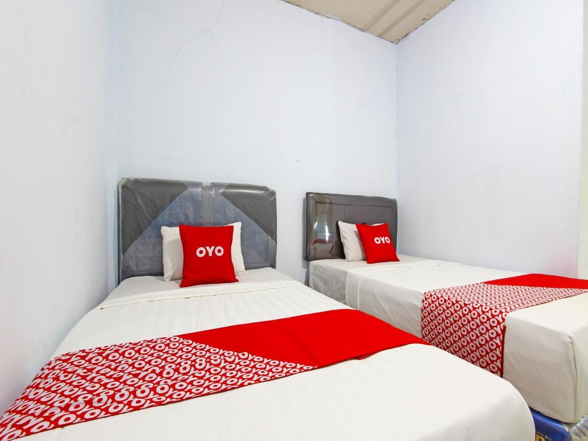 Oyo 91476 Srikaya Hotel 3 Pekalongan Exteriör bild
